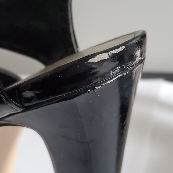 Le Château - Shiny Black Evening High Heels - Picture 2 of 3